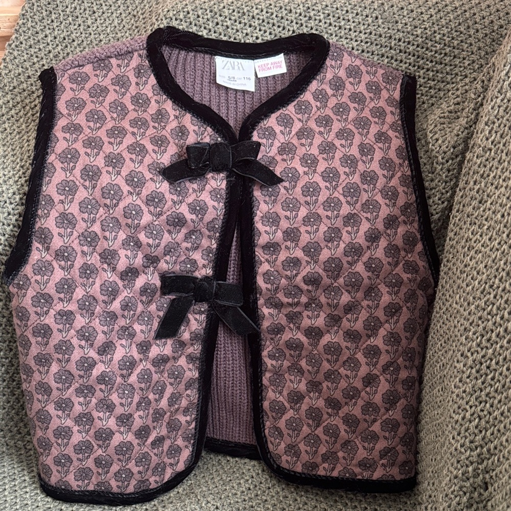 Zara Mauve and Black Patterned Vest